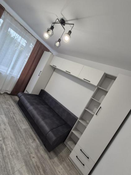 Apartament cu 3 camere semidecomandat, mobilat în Hipodrom