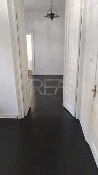 Casă cu 3 camere cu Canalizare în Dorobanți