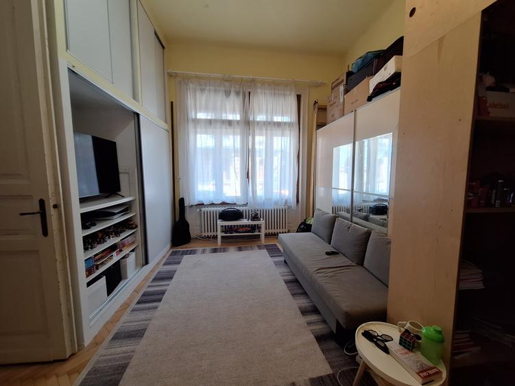 Apartament cu 4 camere circular, mobilat în P-ța Maria