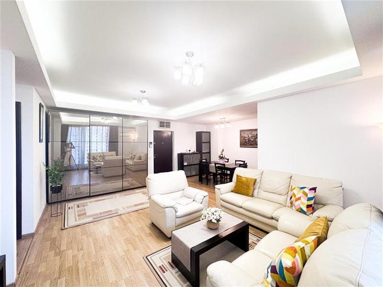 Apartament cu 4 camere semidecomandat, mobilat în Herăstrău