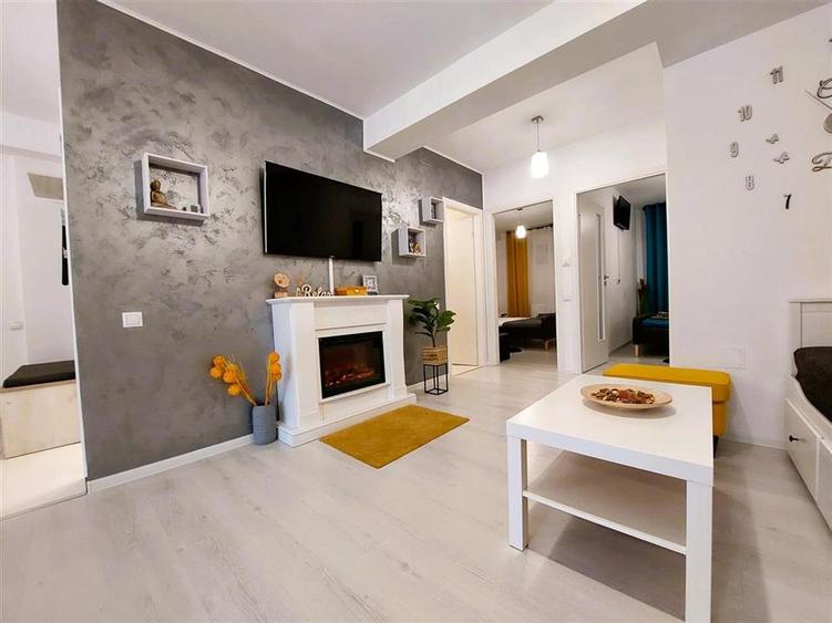 Apartament cu 3 camere decomandat, mobilat în Central