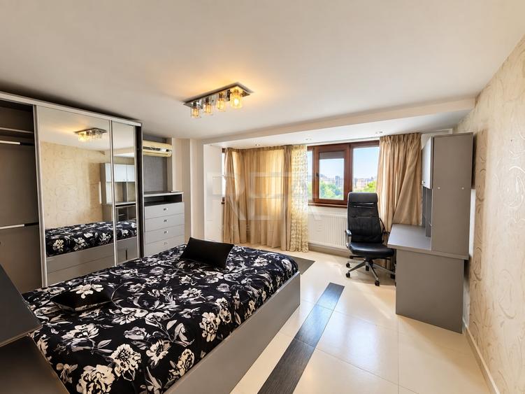 Apartament cu 3 camere semidecomandat, mobilat în Moșilor