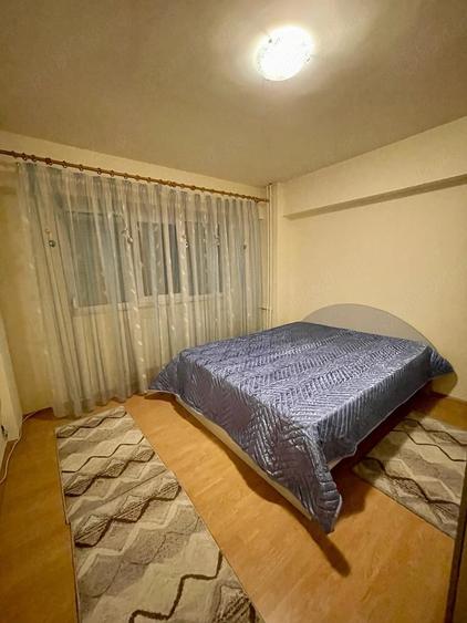 Apartament cu 3 camere decomandat în Aradului