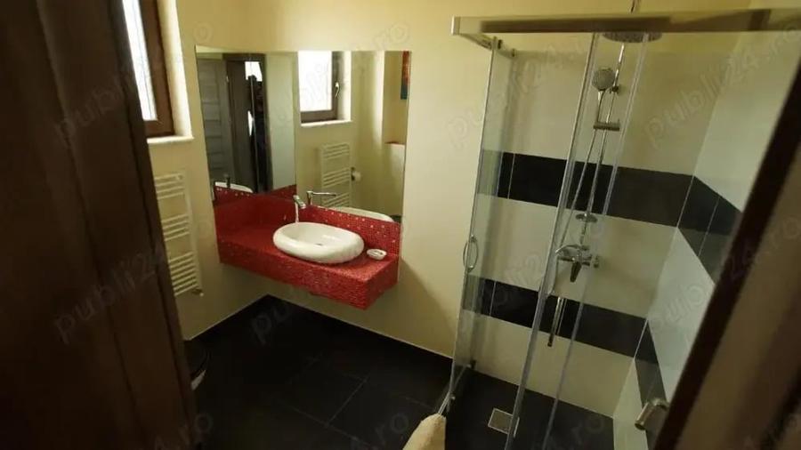 Casă cu 6 camere în Mamaia