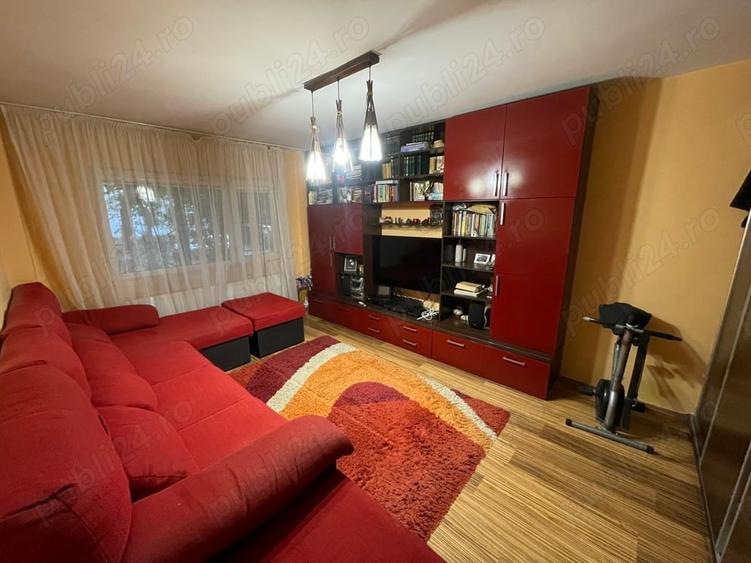 Apartament cu 4 camere decomandat în 9 Mai
