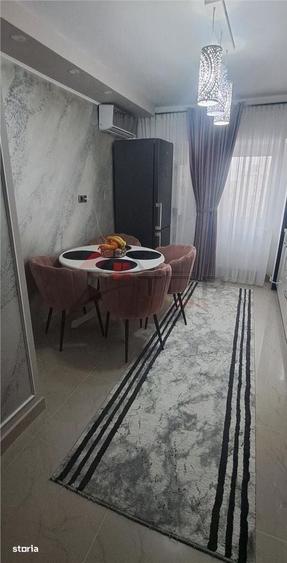 Apartament cu 3 camere decomandat în Nicolina