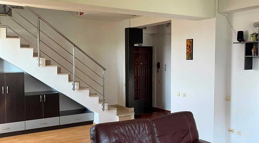 Apartament cu 4 camere decomandat în Dristor