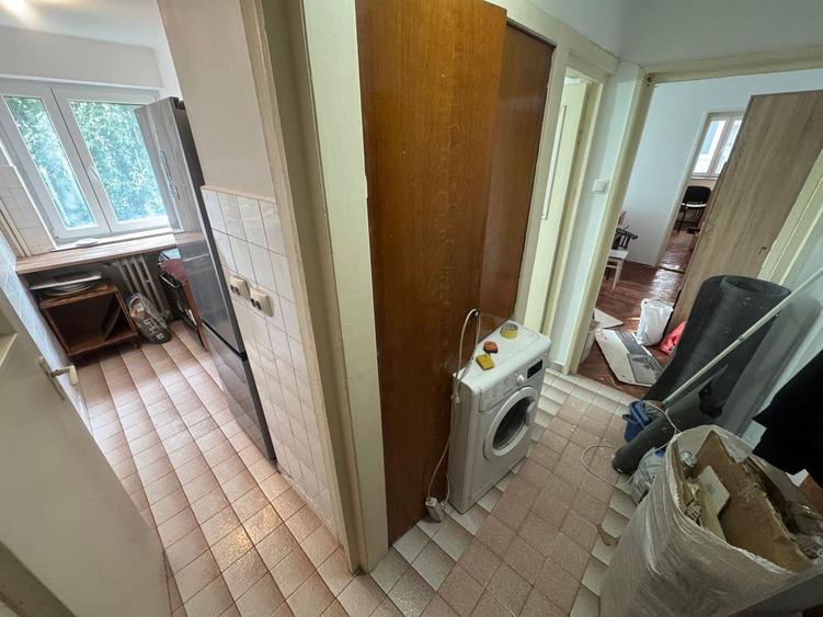 Apartament cu 3 camere semidecomandat, mobilat în I. C. Brătianu