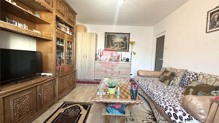 Apartament cu 2 camere semidecomandat în Central