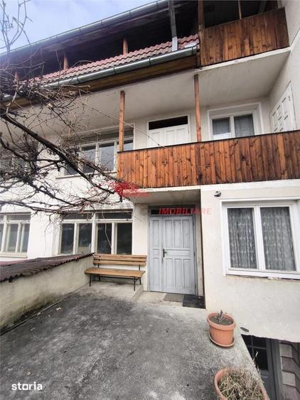 Casă cu 9 camere cu Teren 776 Mp în Ștefan cel Mare