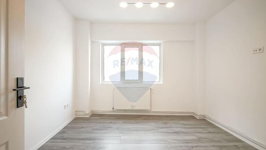 Apartament cu 2 camere decomandat în Județean