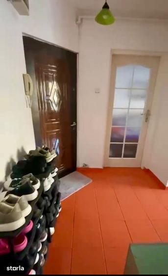 Apartament cu 2 camere decomandat, mobilat în Titan