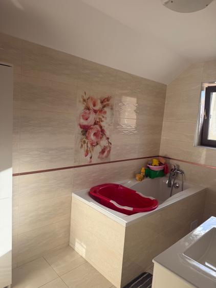 Casă cu 4 camere cu Teren 1000 Mp în Exterior Vest