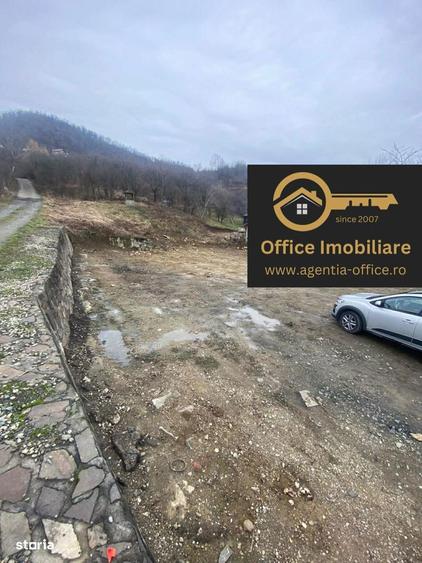 Teren de 1300 mp, în Central