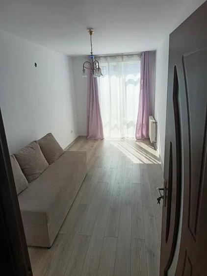 Apartament cu 3 camere semidecomandat în Arhitecților - Calea Cisnădiei — fotografia 2