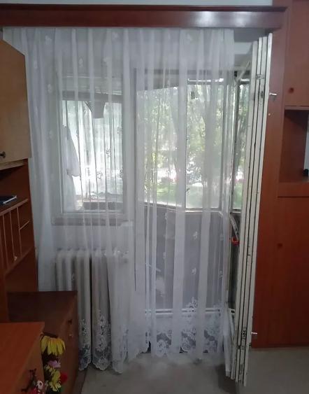 Garsonieră semidecomandată, mobilată în Crângași
