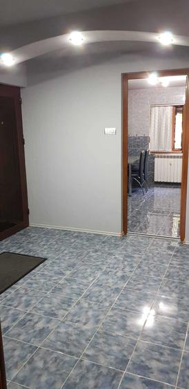 Apartament cu 3 camere decomandat în Exterior Vest