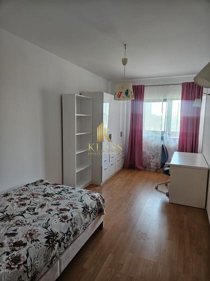 Apartament cu 3 camere decomandat, mobilat în Doamna Ghica