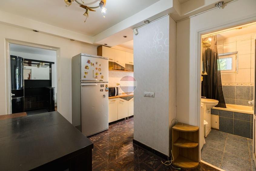 Apartament cu 3 camere decomandat în Central