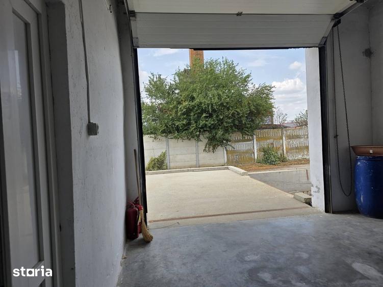 Spațiu comercial, de 760 mp, în Sântandrei