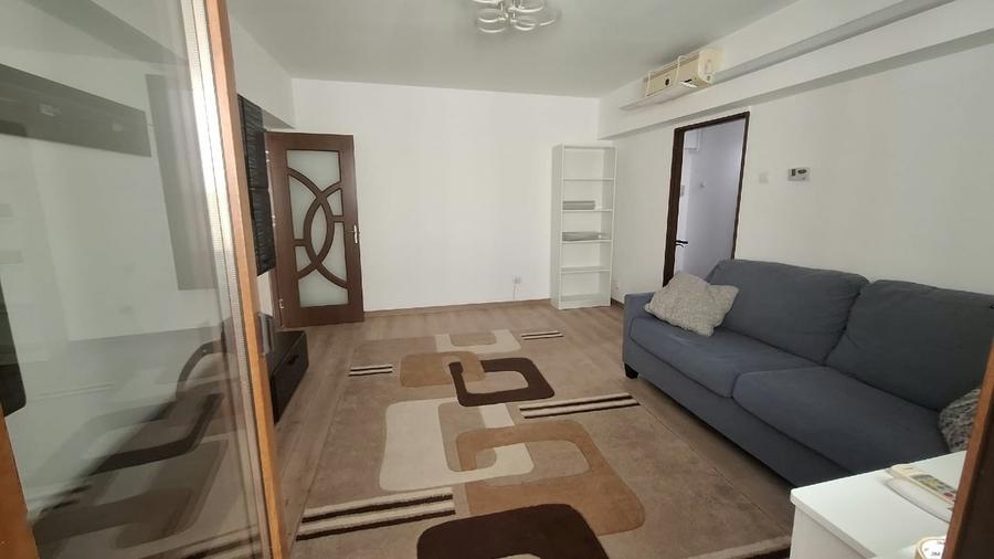 Apartament cu 2 camere semidecomandat, mobilat în Tătărași