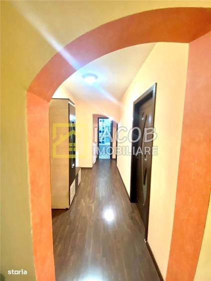 Apartament cu 3 camere decomandat în Alecu Russo