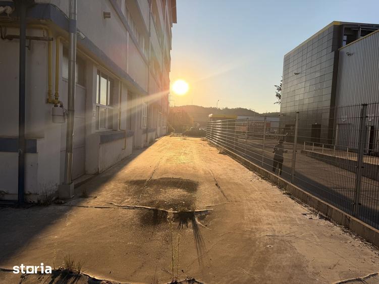 Spațiu comercial, de 700 mp, în Central