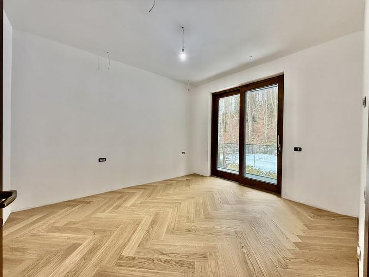 Apartament cu 4 camere decomandat în Furnica