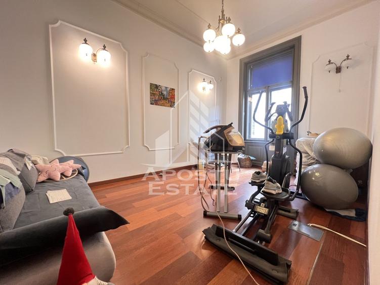 Apartament cu 5 camere decomandat în Central