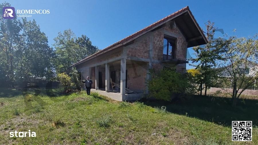 Casă cu 5 camere cu Teren 1225 Mp în Lunca