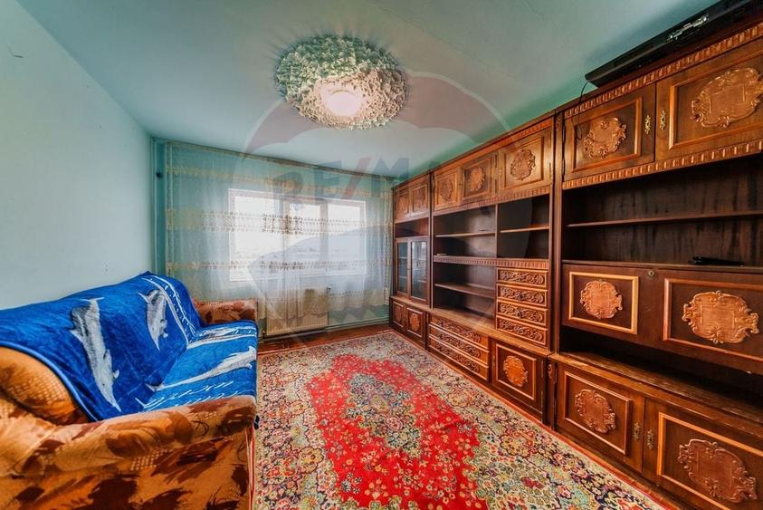 Apartament cu 3 camere decomandat, mobilat în Aurel Vlaicu