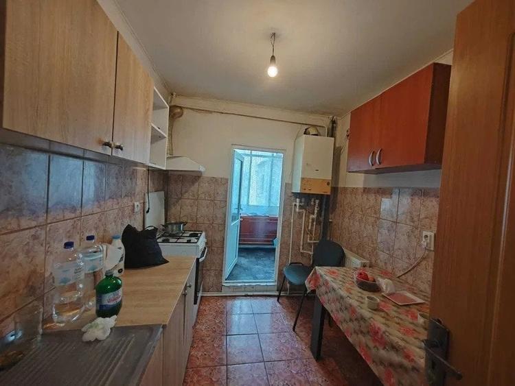 Apartament cu 2 camere decomandat, mobilat în Nicolina