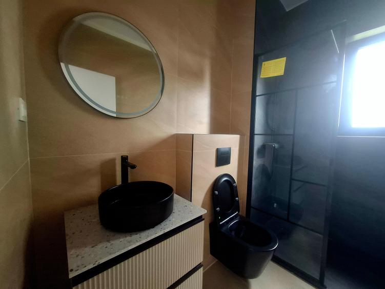 Casă individuală cu 4 camere cu Canalizare în Domnești