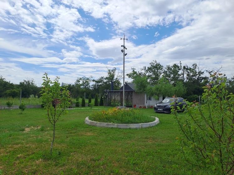 Teren Construcții intravilan de 1600 mp, în Potlogeni-Deal