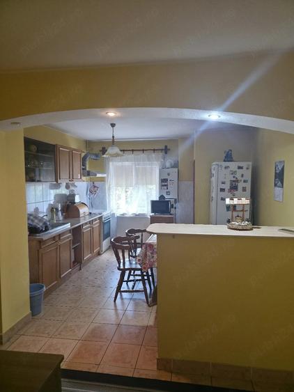 Apartament cu 3 camere decomandat în George Enescu