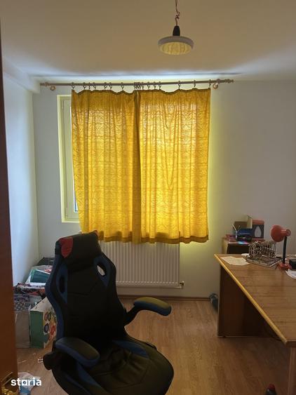 Casă cu 8 camere decomandat cu Teren 1000 Mp în Cornu