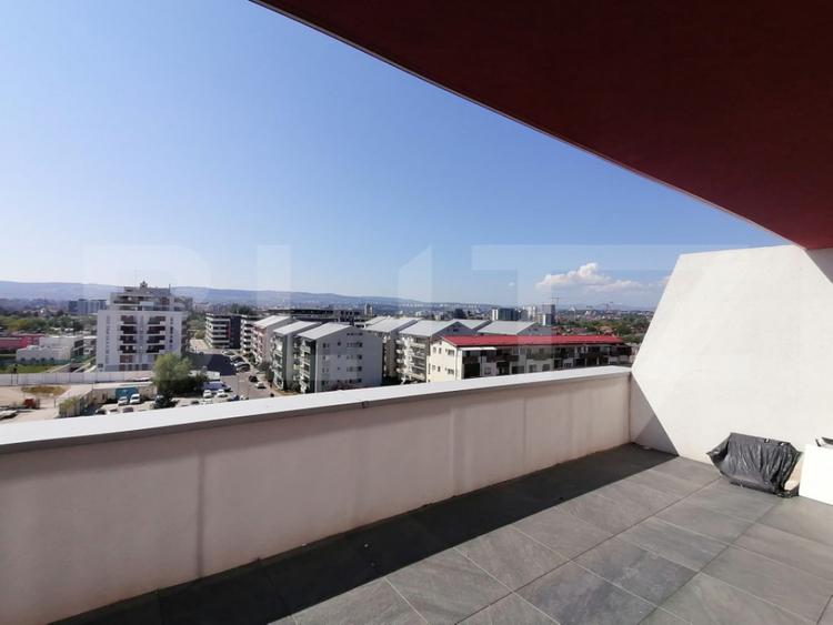Apartament cu 4 camere semidecomandat în Central