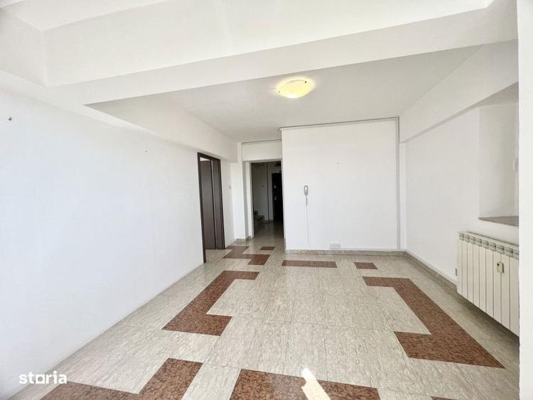 Apartament cu 4 camere în Văcăresti