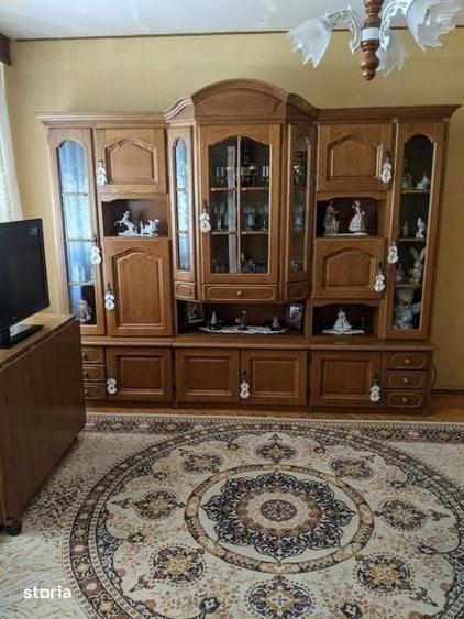 Apartament cu 3 camere semidecomandat în Cornișa