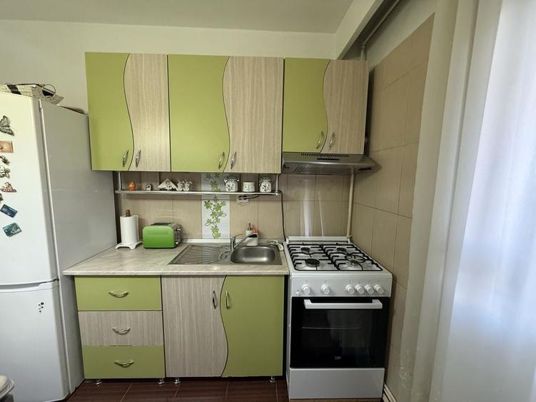 Apartament cu 2 camere decomandat în Lotrului