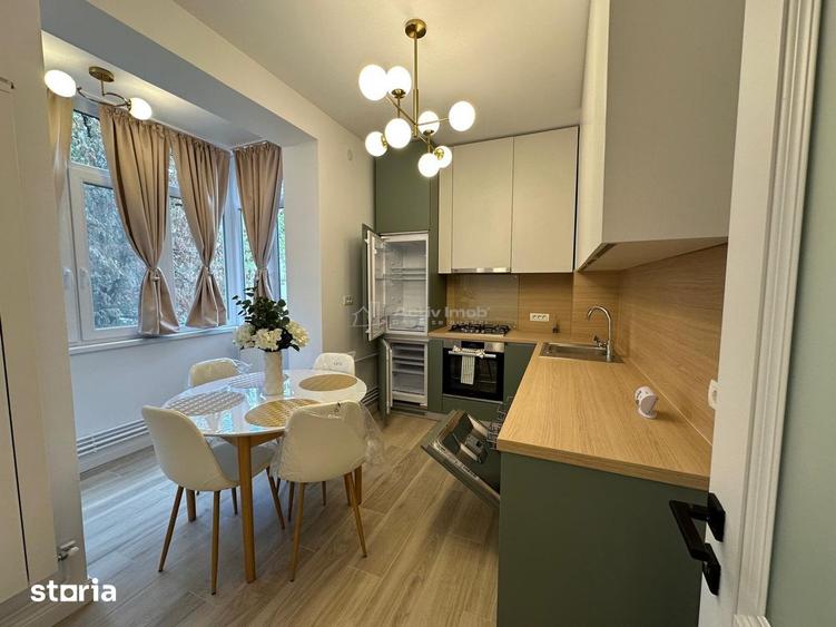 Apartament cu 3 camere decomandat, mobilat în Sud