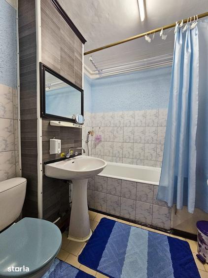 Apartament cu 3 camere decomandat în Mircea cel Bătrân