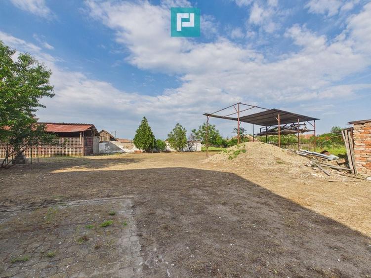 Spațiu industrial, de 750 mp, în Secusigiu