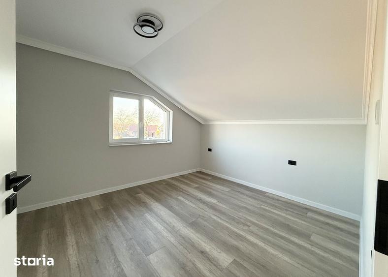 Casă cu 4 camere cu Teren 300 Mp în Borș