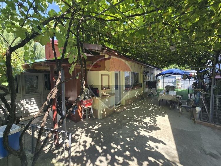 Casă individuală cu 4 camere cu Teren 303 Mp în Prelungirea Ferentari