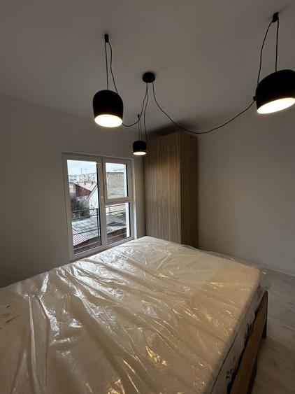 Apartament cu 2 camere decomandat, mobilat în Intim