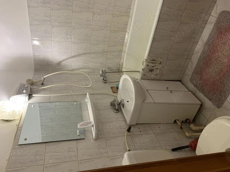 Apartament cu 3 camere decomandat în Sud