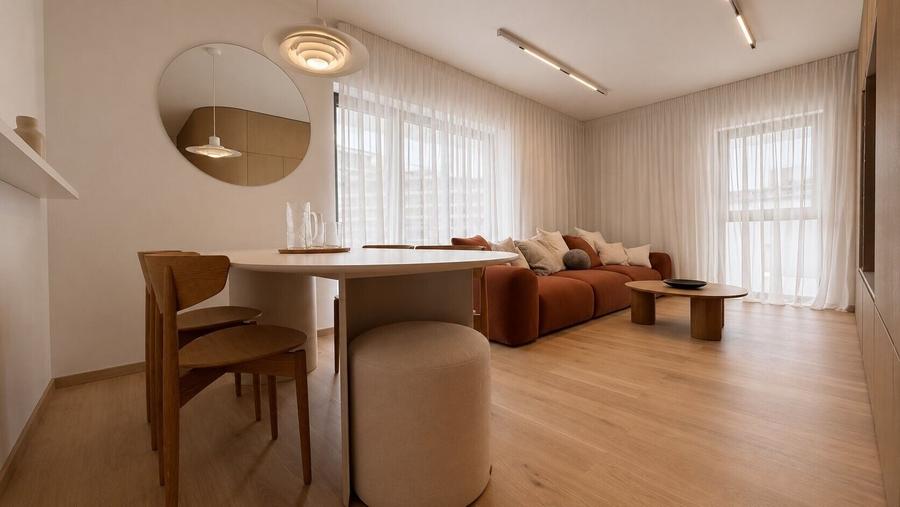 Apartament cu 3 camere, mobilat în Barbu Văcărescu
