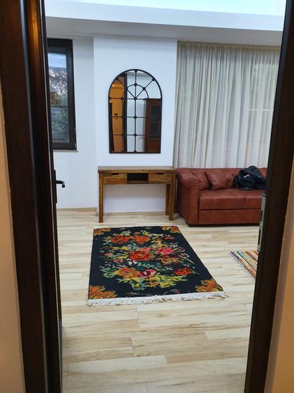 Apartament cu 3 camere decomandat în Herăstrău
