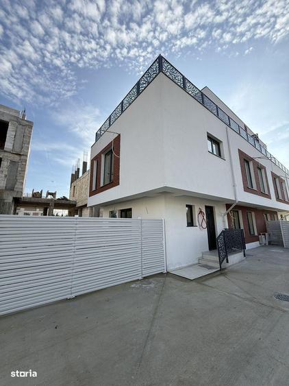 Casă cu 5 camere cu Canalizare în Titan